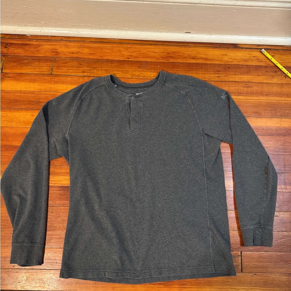 Used Men's Arc’teryx  Gray Long Sleeve Shirt